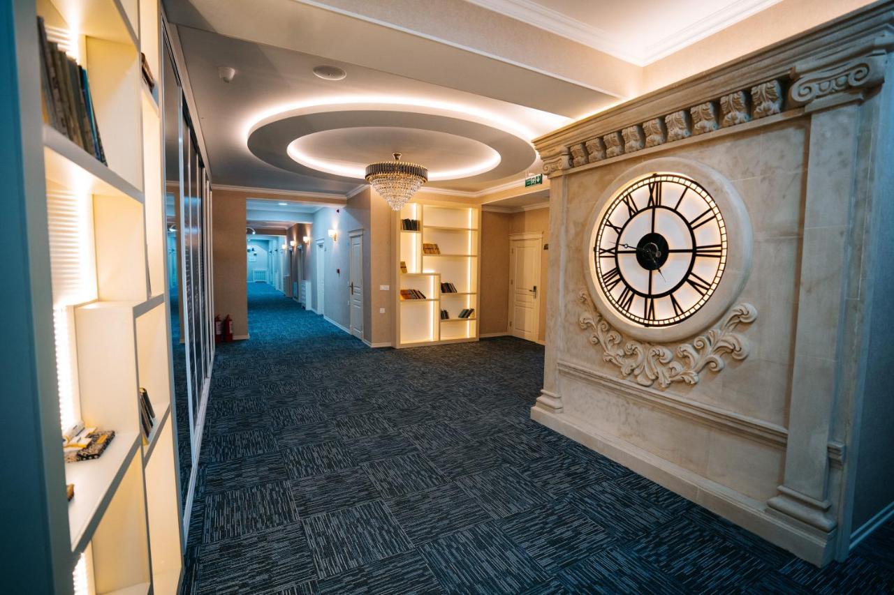 The Clocktower Hotel Bakoe Buitenkant foto